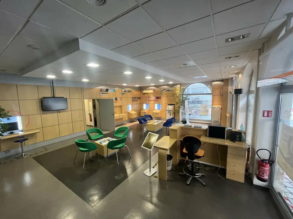 Location Commerce 205 m² - Photo 1