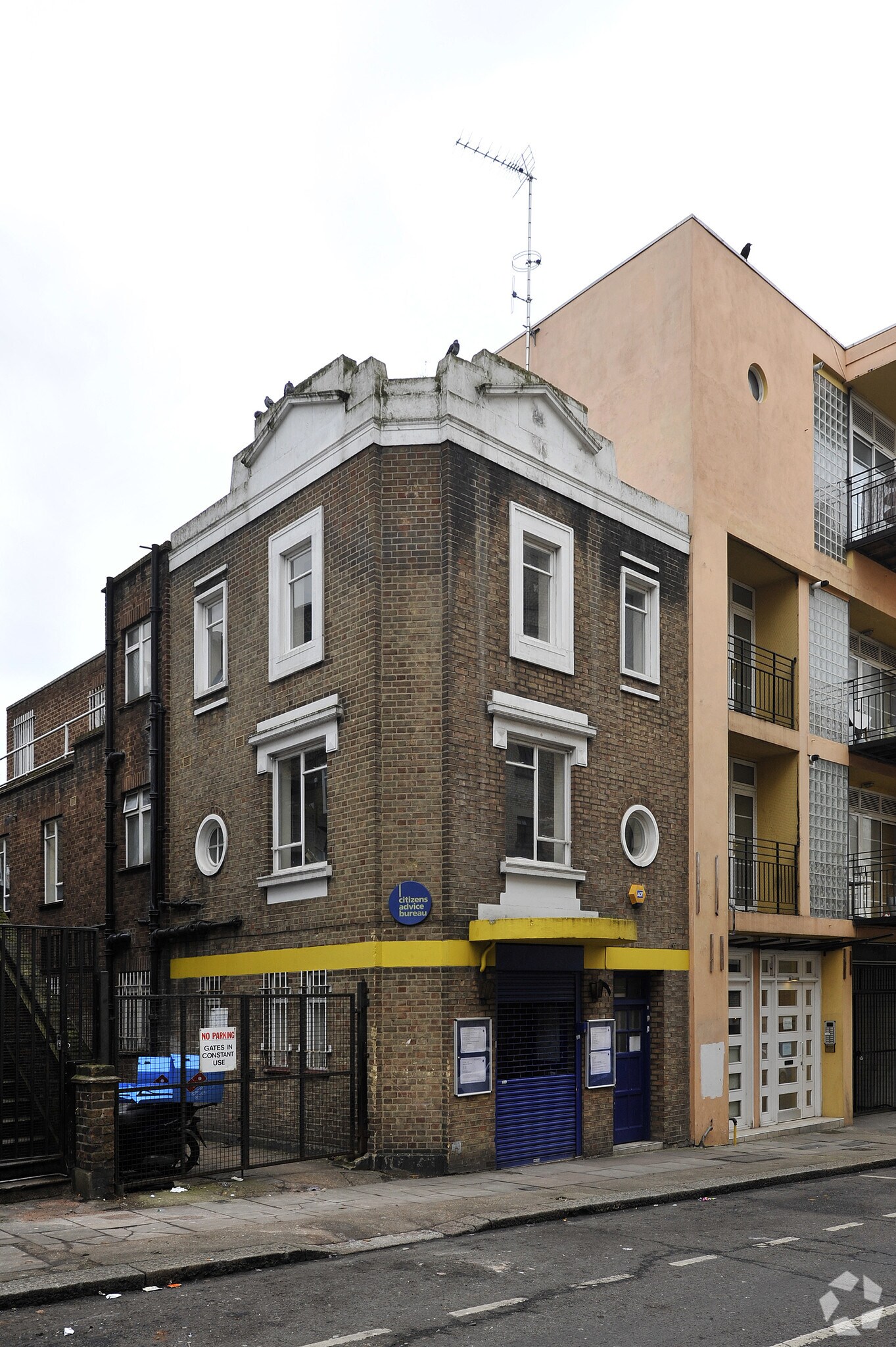 1 Barrhill Rd, London to rent Primary Photo- Image 1 of 6
