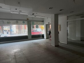 Retail in Manresa, Barcelona to rent Interior Photo- Image 2 of 18