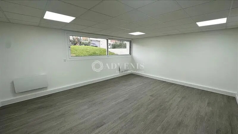 Office in Maisons-Alfort to rent - Interior Photo - Image 1 of 5