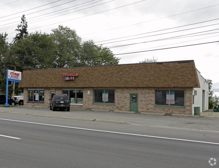 49904-49908 Gratiot Ave, Chesterfield, MI for rent - Primary Photo - Image 1 of 5