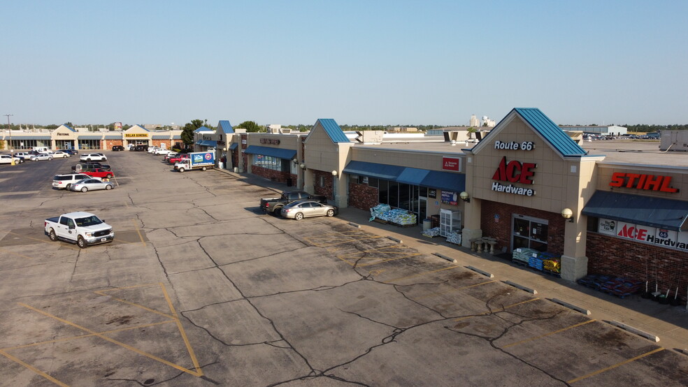 1627-1629 E US Highway 66, El Reno, OK for rent - Building Photo - Image 2 of 5