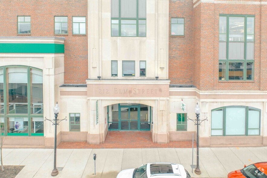 212 Elm St, Somerville, MA to rent - Building Photo - Image 2 of 10