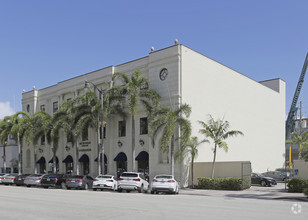 4119 Ponce De Leon, Coral Gables, FL for rent Building Photo- Image 1 of 10