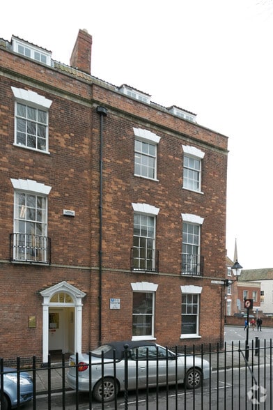 1A King Sq, Bridgwater to rent - Building Photo - Image 3 of 5