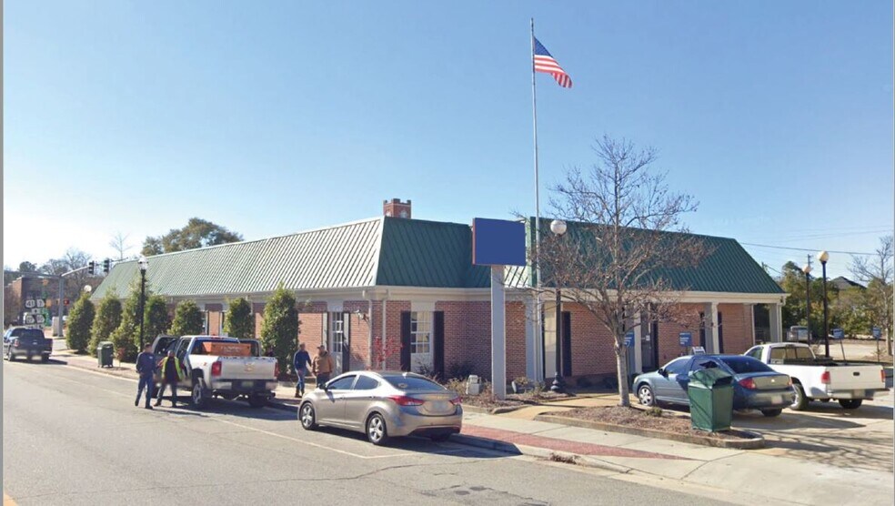 100 W Union St, Vienna 31092 UK