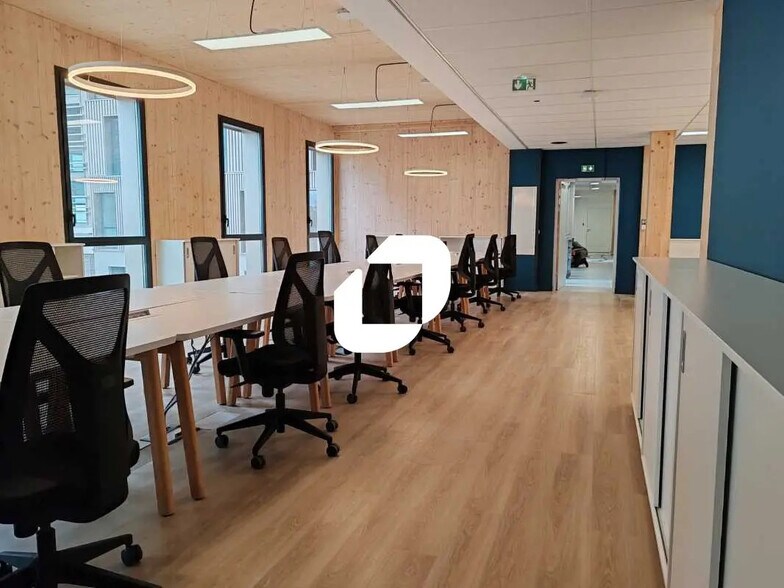 Office in Montpellier to rent - Building Photo - Image 2 of 16