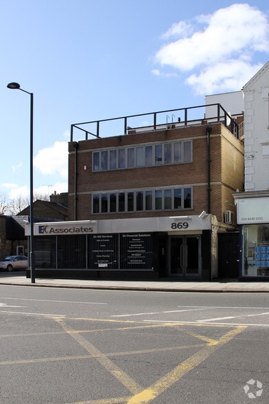 869 High Rd, London to rent - Building Photo - Image 2 of 3