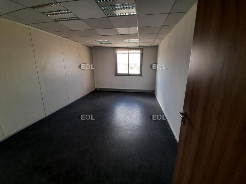 Office in Ivry-sur-Seine to rent - Interior Photo - Image 3 of 5