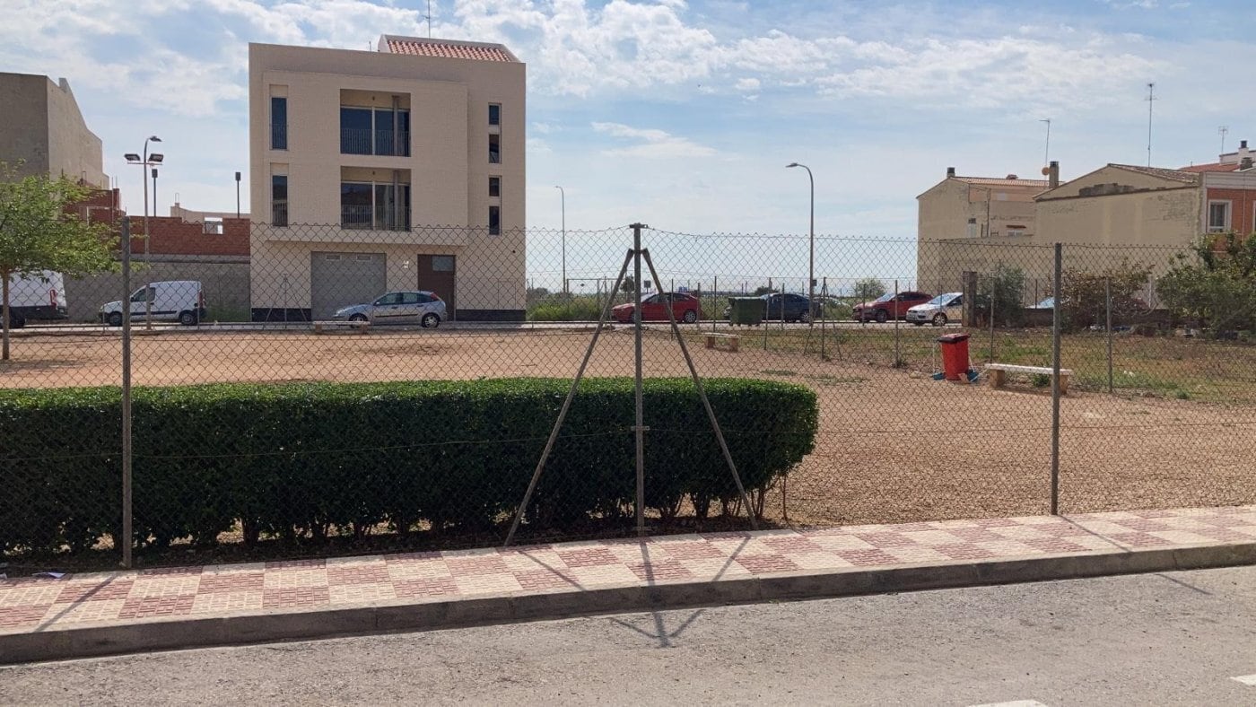 Land in Almussafes, Valencia for sale Building Photo- Image 1 of 5