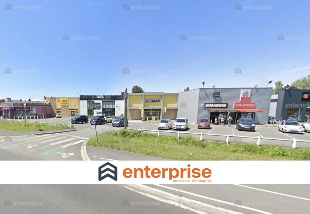 Location Commerce 750 m² - Photo 1