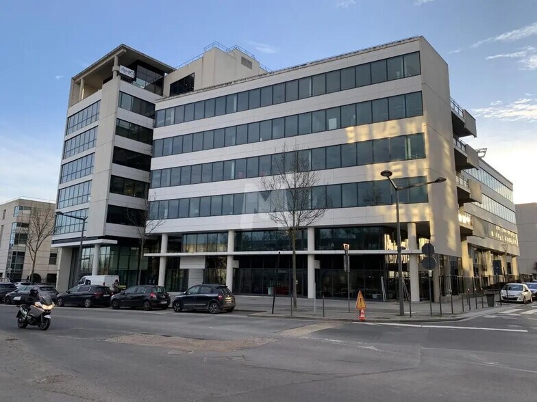 Office in Massy to rent - Building Photo - Image 1 of 14