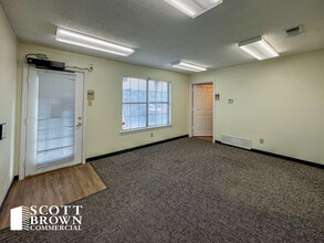 405 S Elm St, Denton, TX for rent Building Photo- Image 1 of 8