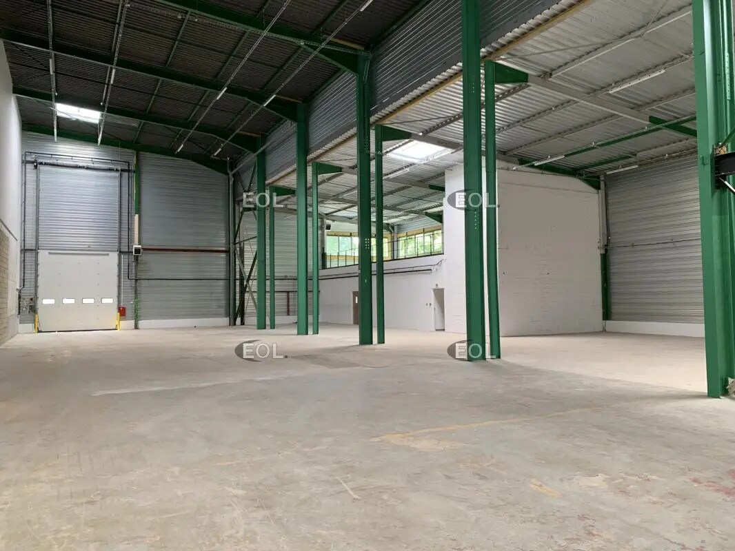 Industrial in Villeneuve-la-Garenne to rent Building Photo- Image 1 of 21