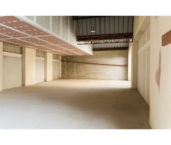 Industrial in Toulouse to rent Interior Photo- Image 1 of 7