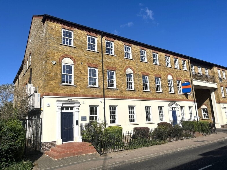 Theobald St, Borehamwood to rent - Building Photo - Image 1 of 9
