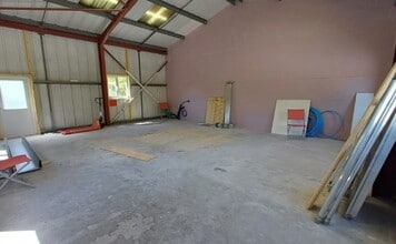 Heron Way, Truro to rent Interior Photo- Image 1 of 3