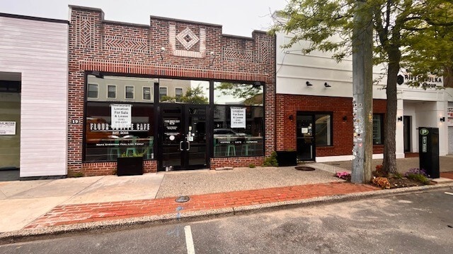 19 W Main St, Bay Shore, NY for sale - Building Photo - Image 3 of 8