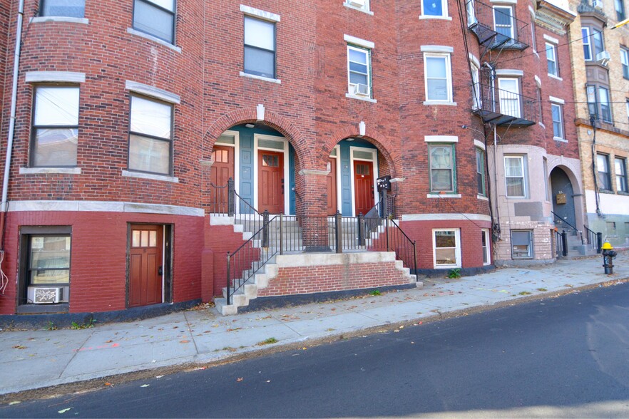 Linden Street Apartments portfolio of 2 properties for sale on LoopNet.co.uk - Building Photo - Image 2 of 14