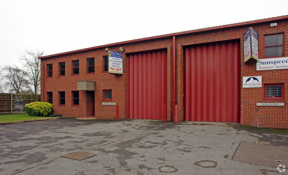 Albany Park, Camberley to rent - Building Photo - Image 3 of 7