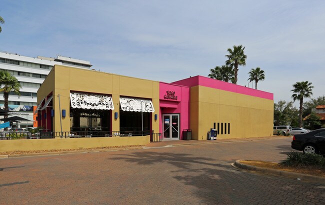 More details for 3905 Kirby Dr, Houston, TX - Retail to Rent