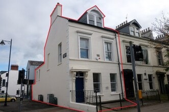 42 University Rd, Belfast to rent Building Photo- Image 1 of 6