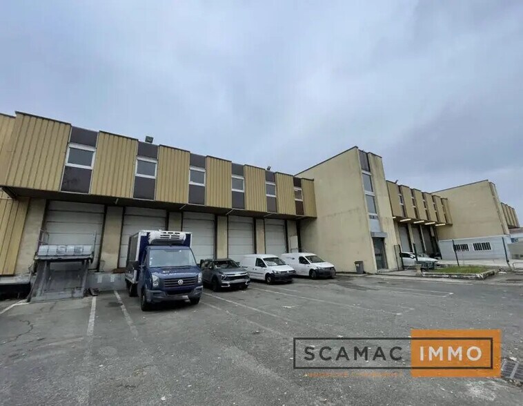 Industrial in Orly to rent - Building Photo - Image 2 of 5