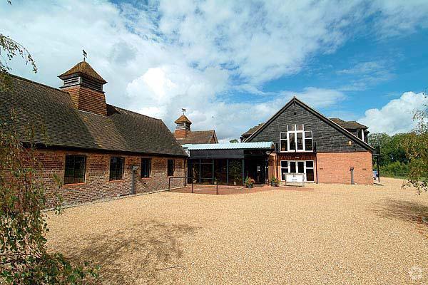 Ironsbottom, Reigate to rent Primary Photo- Image 1 of 3