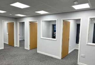 4-6 High St, Eastleigh to rent Interior Photo- Image 1 of 4