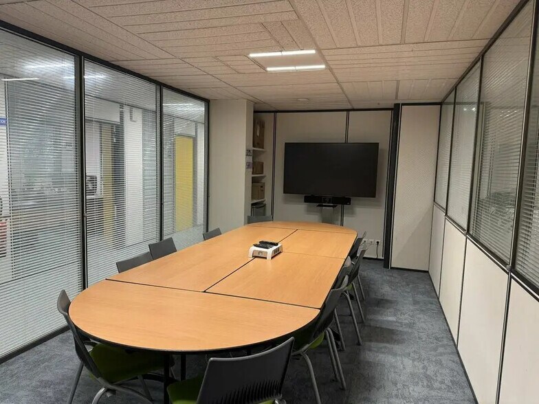 Office in Rouen to rent - Building Photo - Image 2 of 23