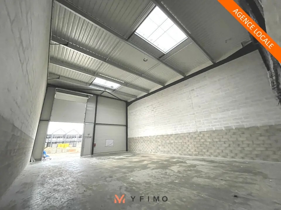 Vente Local d'activités 914 m² - Photo 1