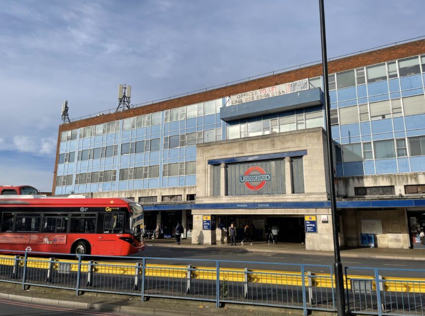 London Rd, Morden to rent Building Photo- Image 1 of 9
