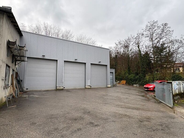 Light Industrial in Domarin to rent - Building Photo - Image 2 of 28