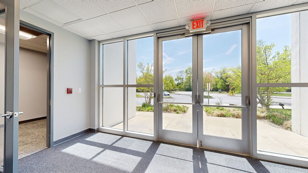 261 River Rd, Clifton, NJ to rent - Matterport 3D Scan - Image 3 of 23