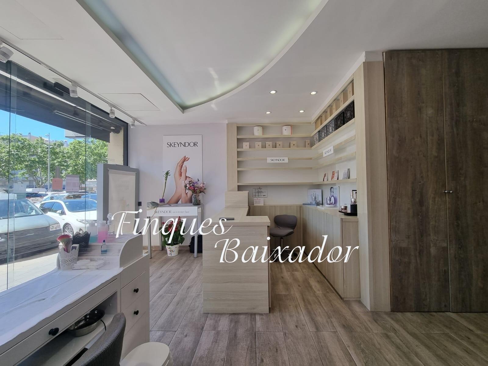 Retail in Castelldefels, Barcelona to rent Interior Photo- Image 1 of 6