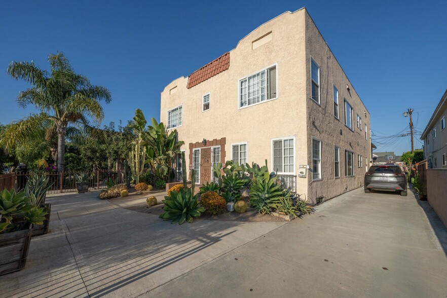 2122 6th Ave, Los Angeles, CA for sale - Building Photo - Image 1 of 7