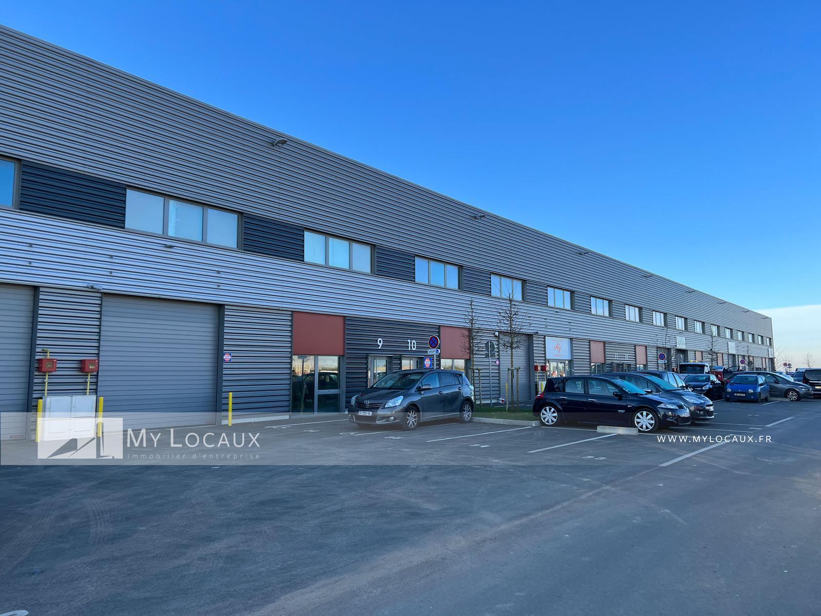 Light Industrial in Le Thillay to rent Building Photo- Image 1 of 7