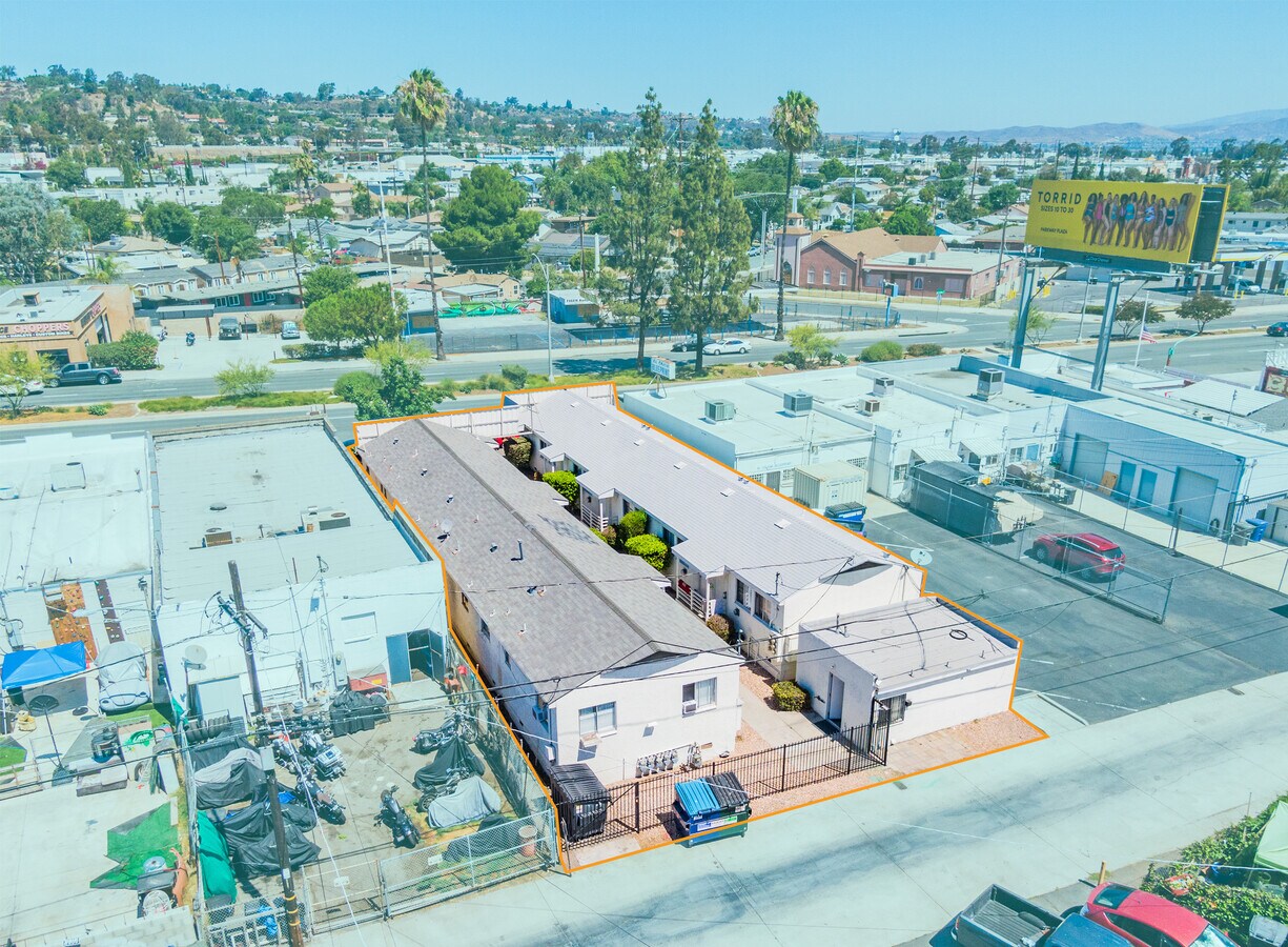 449 El Cajon Blvd, El Cajon 92020 UK