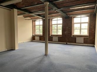 St. James Sq, Accrington to rent - Interior Photo - Image 2 of 5
