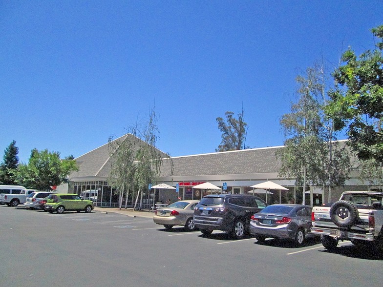 925 Corporate Center Pky, Santa Rosa, CA for rent - Building Photo - Image 1 of 11