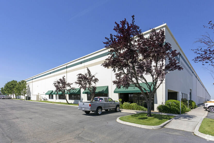 4247 S Minnewawa Ave, Fresno, CA for sale - Primary Photo - Image 1 of 1