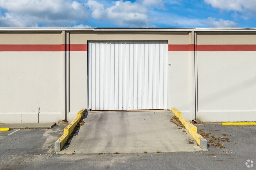 4531 Piggly Wiggly Dr, North Charleston, SC to rent - Building Photo - Image 3 of 24