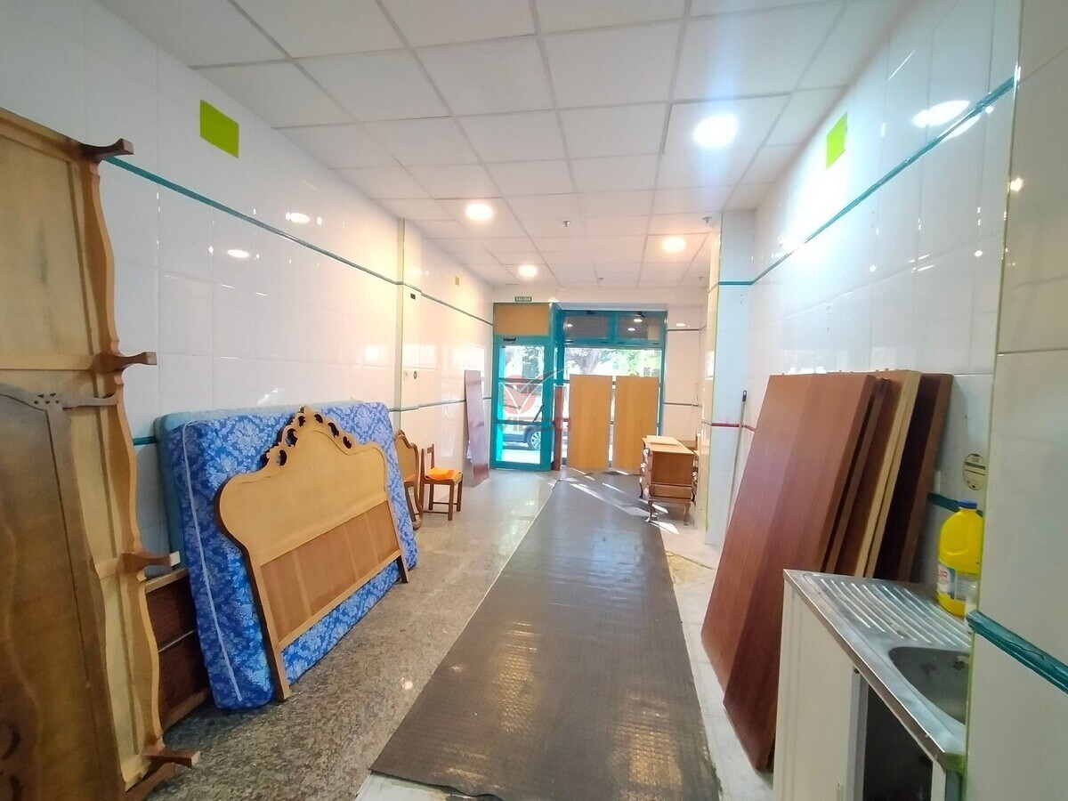 Cuenca, CUE 16003 - Unit 03 - - Interior Photo - Image 2 of 11