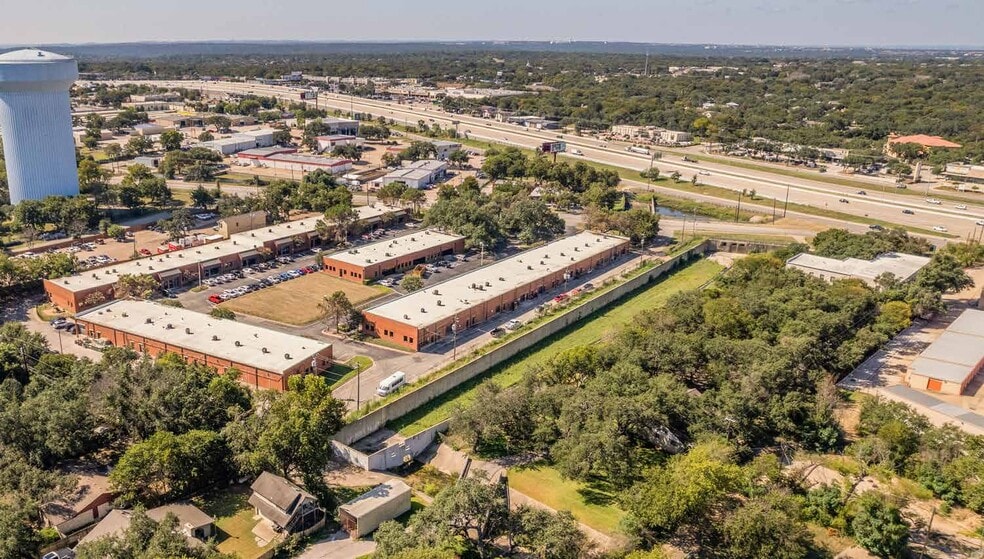 13581 Pond Springs Rd, Austin, TX for rent - Building Photo - Image 3 of 5