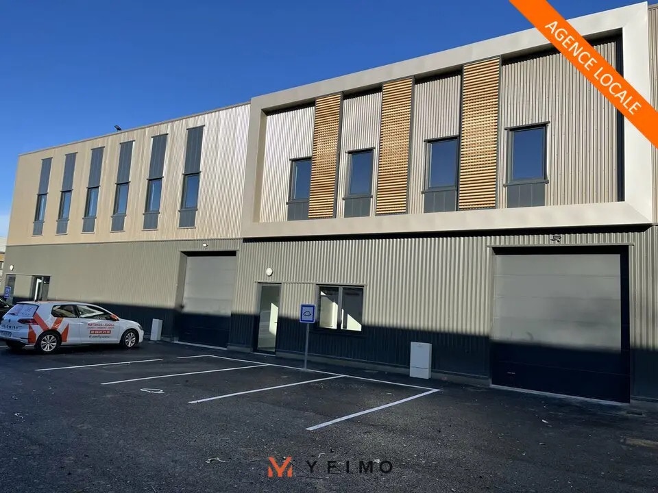 Location Local d'activités 353 m² - Photo 1