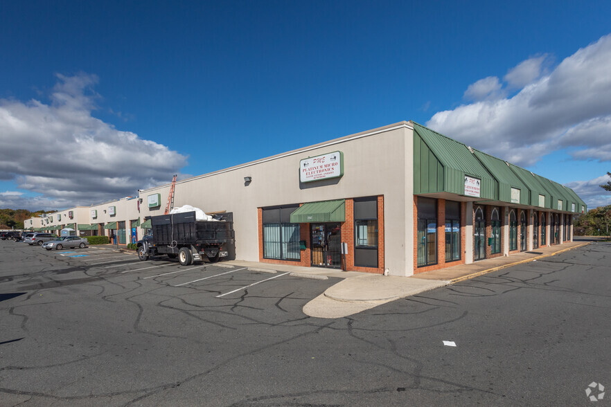 7212-7236 New Market Ct, Manassas, VA for sale - Primary Photo - Image 1 of 24