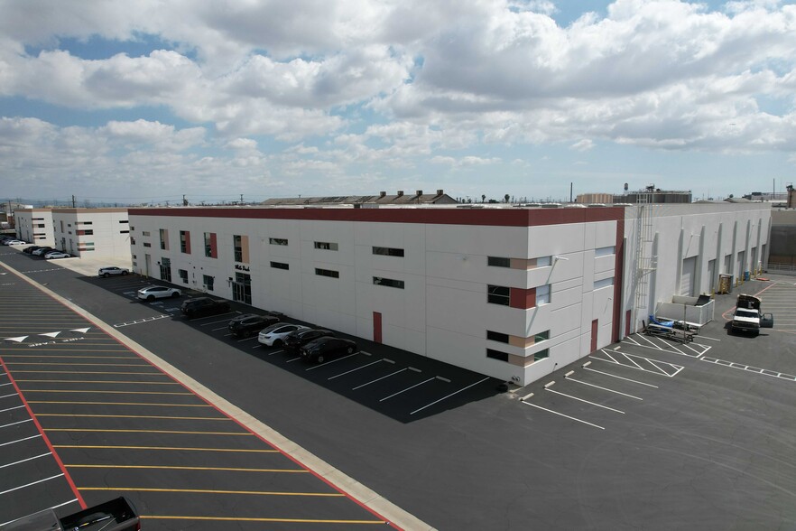 2825-2831 S Santa Fe Ave, Vernon, CA for sale - Building Photo - Image 1 of 1