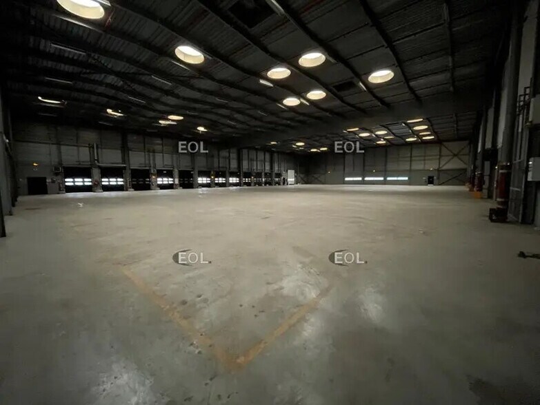 Industrial in Gennevilliers to rent - Building Photo - Image 1 of 6