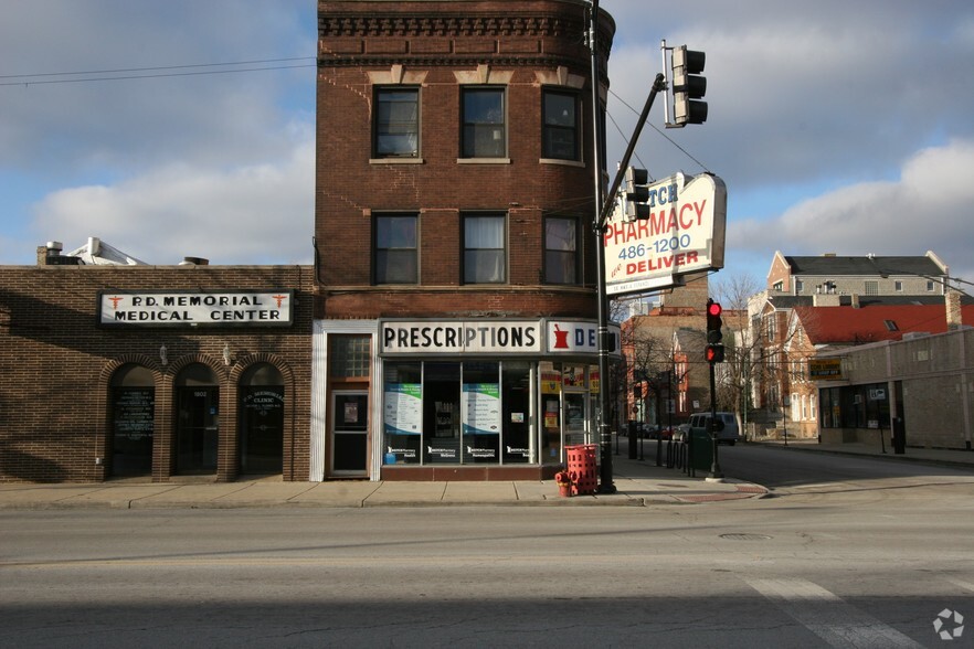 1802 W Chicago Ave, Chicago, IL for sale - Primary Photo - Image 1 of 1