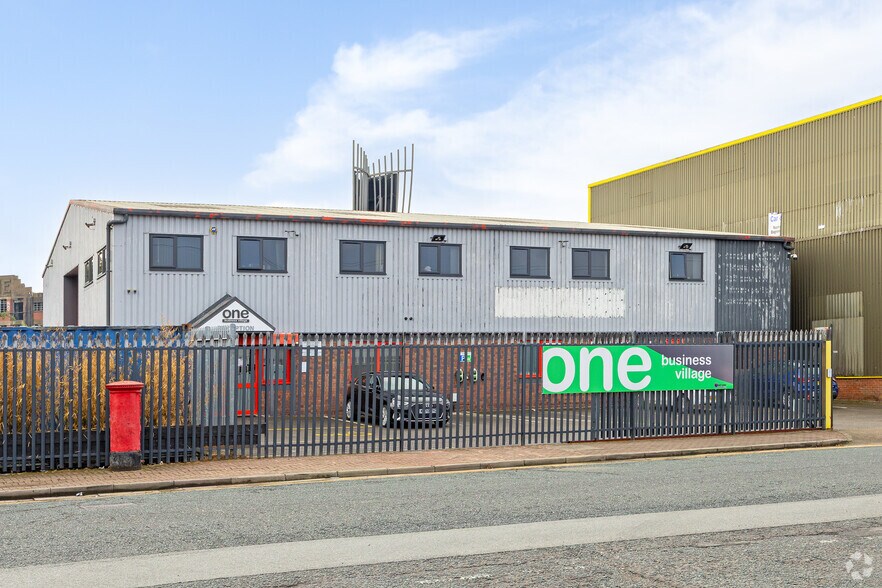 West Dock St, Hull to rent - Building Photo - Image 2 of 2